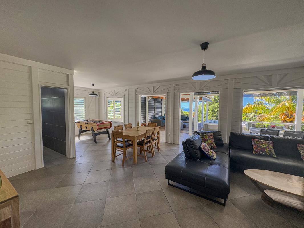 20.Location villa jacuzzi Saint Claude Guadeloupe_Salon